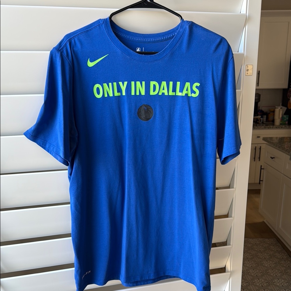 Nike Dallas Mavs T- Shirt